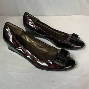 Stuart Weitzman Wedge Low Heel Shoes tortoise shell Patent Leather Bow Size 9